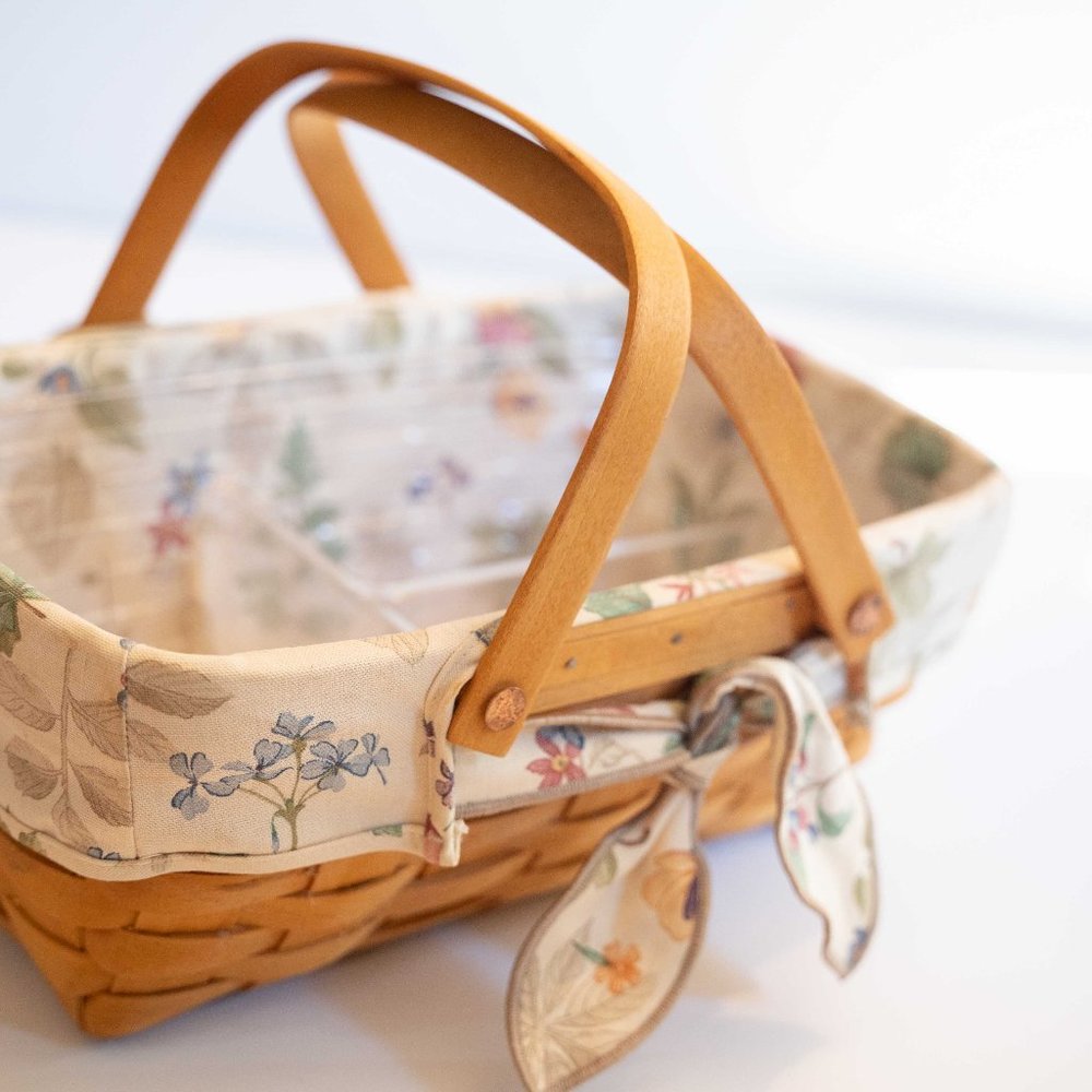 Longaberger Basket w/handles , liner